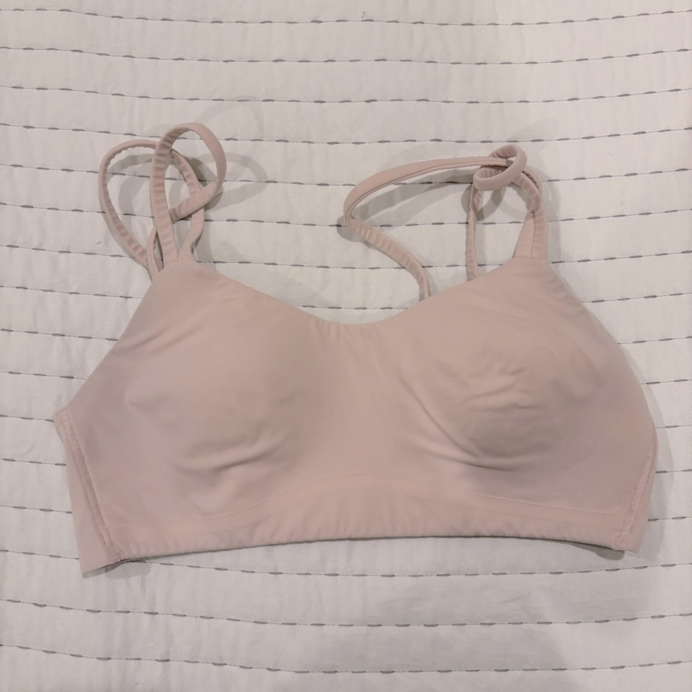 Lululemon “like a cloud” bra
